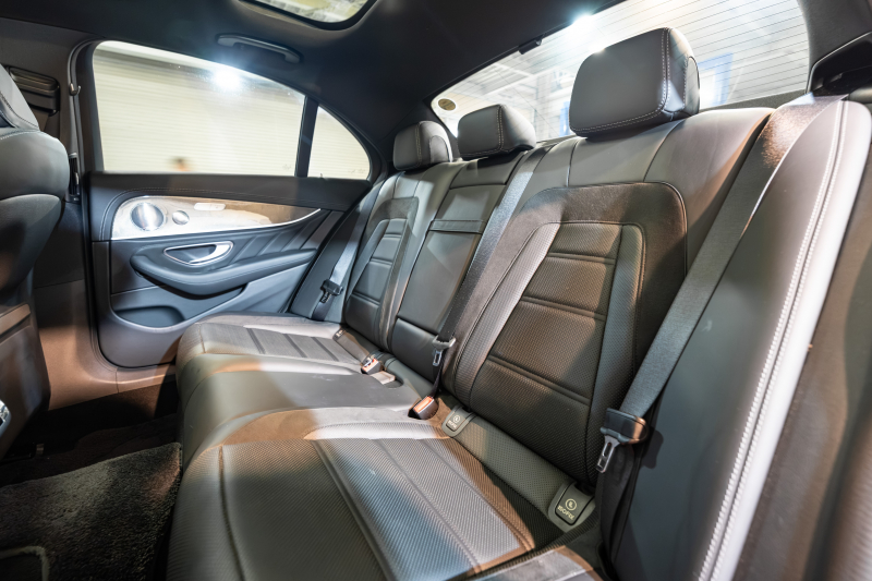 AMG Eクラス E53 4MATIC∔ ｴｸｽｸﾙｰｼﾌﾞ ﾚｰﾀﾞｰｾｰﾌﾃｨPKG　Pｽﾀ 黒革 ﾊﾟﾉﾗﾏSR 純正ﾅﾋﾞ ﾌﾙｾｸﾞ ﾏｯｻｰｼﾞ ﾀﾞｲﾅﾐｯｸｼｰﾄ ﾋｰﾀｰ&ｸｰﾗｰ 360ｶﾒﾗ ﾍｯﾄﾞｱｯﾌﾟD ﾌﾞﾙﾒｽﾀｰ 自動ﾄﾗﾝｸ ﾌｯﾄｵｰﾌﾟﾅｰ LEDﾗｲﾄ ACC BSM LCW　2年保証