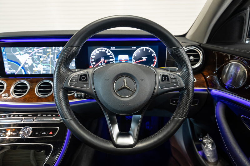 メルセデスベンツ Eクラス E400 ｴｸｽｸﾙｰｼﾌﾞ 4MATIC ｴｸｽｸﾙｰｼﾌﾞPKG　1ｵｰﾅｰ 黒革 ﾊﾟﾉﾗﾏSR ﾅﾋﾞTV 360ｶﾒ ﾌﾞﾙﾒｽﾀｰ ｴｱﾊﾞﾗﾝｽP 自動ﾄﾗﾝｸ ﾌｯﾄｵｰﾌﾟﾅｰ 純正18AW ACC BSM LCW　2年保証