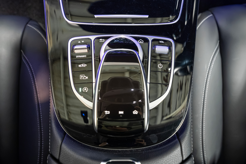 メルセデスベンツ Eクラス E400 ｴｸｽｸﾙｰｼﾌﾞ 4MATIC ｴｸｽｸﾙｰｼﾌﾞPKG　1ｵｰﾅｰ 黒革 ﾊﾟﾉﾗﾏSR ﾅﾋﾞTV 360ｶﾒ ﾌﾞﾙﾒｽﾀｰ ｴｱﾊﾞﾗﾝｽP 自動ﾄﾗﾝｸ ﾌｯﾄｵｰﾌﾟﾅｰ 純正18AW ACC BSM LCW　2年保証