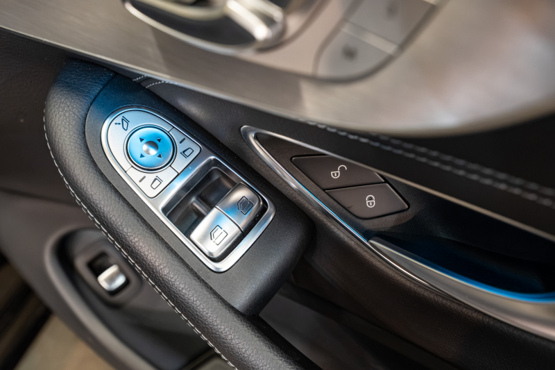 メルセデスベンツ Cクラス C300ｸｰﾍﾟ ﾚｻﾞｰEXｸﾙ&ﾚｰﾀﾞｰP　ACC Pｽﾀ ECO 黒革 ﾊﾟﾉﾗﾏR HDDﾅﾋﾞ ﾌﾙｾｸﾞ BTｵｰﾃﾞｨｵ&TEL Bｶﾒﾗ AMGｴｱﾛ&19ｲﾝﾁAW LEDﾗｲﾄ ﾚｰﾝｷｰﾌﾟ&ﾌﾞﾗｲﾝﾄﾞｽﾎﾟｯﾄA 2年保証付