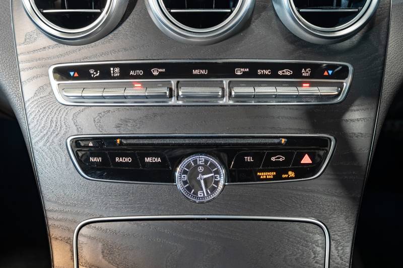 メルセデスベンツ Cクラス C300ｸｰﾍﾟ ﾚｻﾞｰEXｸﾙ&ﾚｰﾀﾞｰP　ACC Pｽﾀ ECO 黒革 ﾊﾟﾉﾗﾏR HDDﾅﾋﾞ ﾌﾙｾｸﾞ BTｵｰﾃﾞｨｵ&TEL Bｶﾒﾗ AMGｴｱﾛ&19ｲﾝﾁAW LEDﾗｲﾄ ﾚｰﾝｷｰﾌﾟ&ﾌﾞﾗｲﾝﾄﾞｽﾎﾟｯﾄA 2年保証付