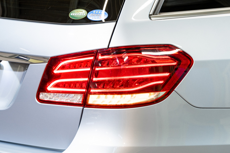 メルセデスベンツ Eクラス E250 ワゴン AVG AMGｽﾎﾟｰﾂ&ﾚｰﾀﾞｰｾｰﾌﾃｲPKG　 後期最終ﾓﾃﾞﾙ 黒革 ｼｰﾄﾋｰﾀｰ 純正ﾅﾋﾞ ﾌﾙｾｸﾞTV 360ｶﾒﾗ LEDﾍｯﾄﾞﾗｲﾄ AMGｴｱﾛ&18ｲﾝﾁAW　2年保証付