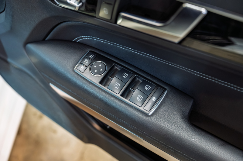 メルセデスベンツ Eクラス E250 ｸｰﾍﾟ AMGｽﾎﾟｰﾂ&ﾚｰﾀﾞｰｾｰﾌﾃｲPKG　 後期ﾓﾃﾞﾙ 黒革 ｼｰﾄﾋｰﾀｰ 純正ﾅﾋﾞ ﾌﾙｾｸﾞTV ﾊﾞｯｸｶﾒﾗ LEDﾍｯﾄﾞﾗｲﾄ AMGｴｱﾛ&18ｲﾝﾁAW　2年保証
