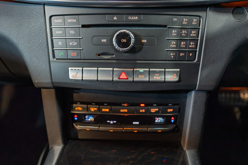 メルセデスベンツ Eクラス E250 AVG AMGｽﾎﾟｰﾂ&ﾚｰﾀﾞｰｾｰﾌﾃｲPKG　 後期最終 黒半革 ｼｰﾄﾋｰﾀｰ 純正ﾅﾋﾞ ﾌﾙｾｸﾞTV 360ｶﾒﾗ LEDﾍｯﾄﾞﾗｲﾄ AMGｴｱﾛ&18ｲﾝﾁAW　2年保証