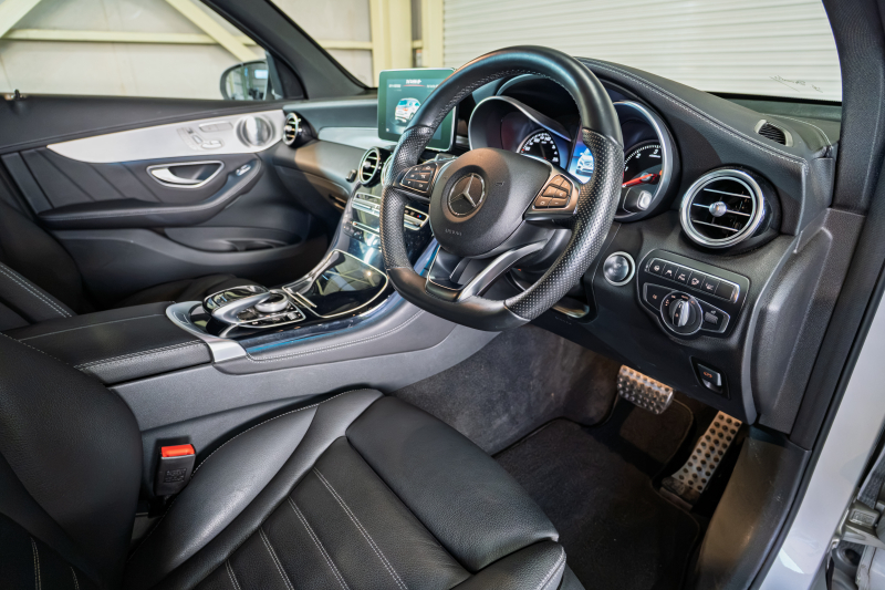 メルセデスベンツ GLC GLC220d 4MATIC ｽﾎﾟｰﾂ 本革仕様 ﾚｰﾀﾞｰSP　黒革 ﾋｰﾀｰ ﾊﾟﾉSR 純正ﾅﾋﾞTV ﾌﾞﾙﾒｽﾀｰS 360ｶﾒﾗ ﾍｯﾄﾞｱｯﾌﾟD ACC 自動Rｹﾞｰﾄ&ﾊﾝｽﾞﾌﾘｰA AMGｽﾀｲﾘﾝｸﾞPKG AMG19ｲﾝﾁAW　2年保証付