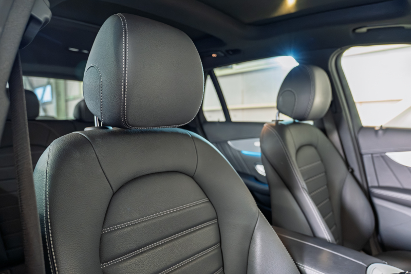 メルセデスベンツ GLC GLC220d 4MATIC ｽﾎﾟｰﾂ 本革仕様 ﾚｰﾀﾞｰSP　黒革 ﾋｰﾀｰ ﾊﾟﾉSR 純正ﾅﾋﾞTV ﾌﾞﾙﾒｽﾀｰS 360ｶﾒﾗ ﾍｯﾄﾞｱｯﾌﾟD ACC 自動Rｹﾞｰﾄ&ﾊﾝｽﾞﾌﾘｰA AMGｽﾀｲﾘﾝｸﾞPKG AMG19ｲﾝﾁAW　2年保証付