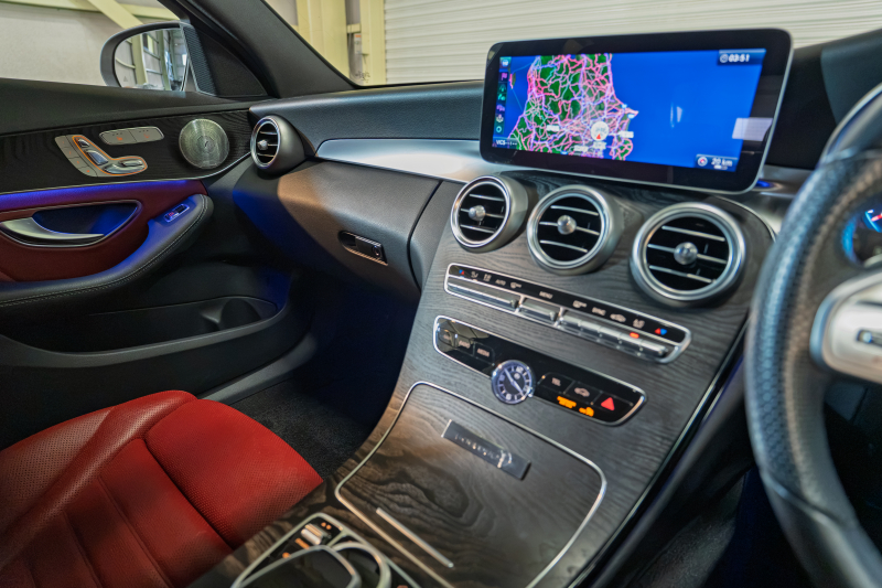 メルセデスベンツ Cクラス C220d ﾛｰﾚｳｽｴﾃﾞｼｮﾝ ﾚｻﾞｰｴｸｽｸﾙｰｼﾌﾞ&ﾚｰﾀﾞｰSP　後期 赤革 MBUXﾅﾋﾞTV ﾌﾞﾙﾒｽﾀｰS 360ｶﾒﾗ HUD ACC ｴｱｻｽﾍﾟﾝｼｮﾝ ﾏﾙﾁﾋﾞｰﾑLED AMGｽﾀｲﾘﾝｸﾞPKG AMG18ｲﾝﾁAW　2年保証