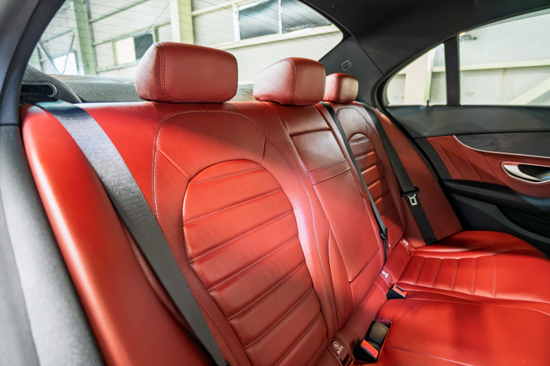 メルセデスベンツ Cクラス C220d ﾛｰﾚｳｽｴﾃﾞｼｮﾝ ﾚｻﾞｰｴｸｽｸﾙｰｼﾌﾞ&ﾚｰﾀﾞｰSP　後期 赤革 MBUXﾅﾋﾞTV ﾌﾞﾙﾒｽﾀｰS 360ｶﾒﾗ HUD ACC ｴｱｻｽﾍﾟﾝｼｮﾝ ﾏﾙﾁﾋﾞｰﾑLED AMGｽﾀｲﾘﾝｸﾞPKG AMG18ｲﾝﾁAW　2年保証