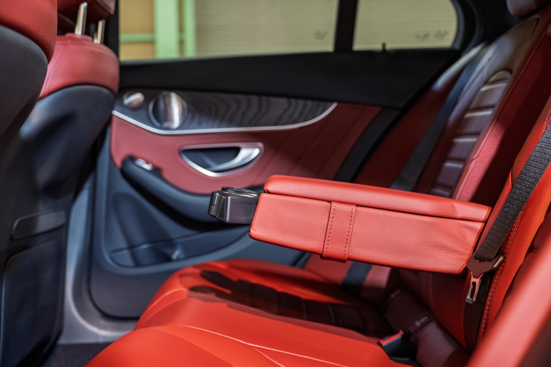 メルセデスベンツ Cクラス C220d ﾛｰﾚｳｽｴﾃﾞｼｮﾝ ﾚｻﾞｰｴｸｽｸﾙｰｼﾌﾞ&ﾚｰﾀﾞｰSP　後期 赤革 MBUXﾅﾋﾞTV ﾌﾞﾙﾒｽﾀｰS 360ｶﾒﾗ HUD ACC ｴｱｻｽﾍﾟﾝｼｮﾝ ﾏﾙﾁﾋﾞｰﾑLED AMGｽﾀｲﾘﾝｸﾞPKG AMG18ｲﾝﾁAW　2年保証