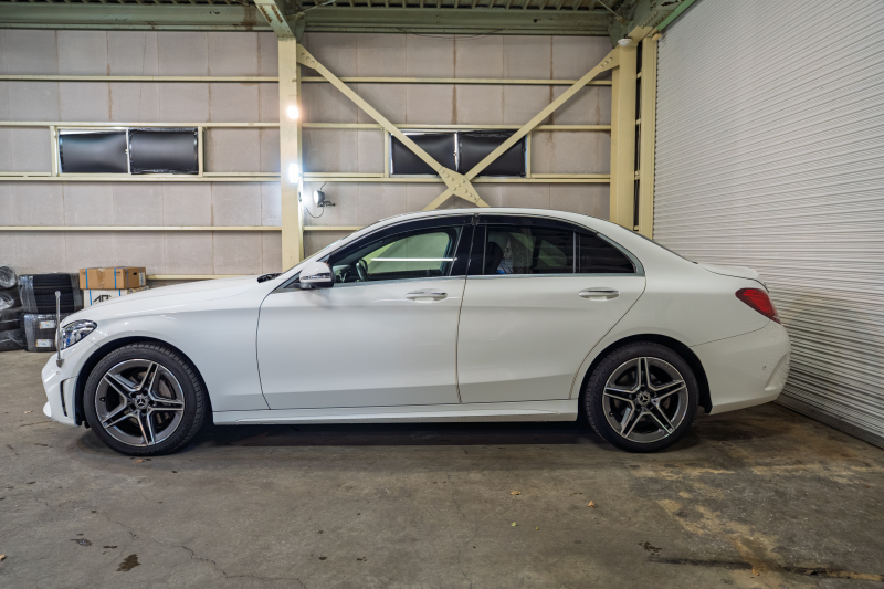 メルセデスベンツ Cクラス C220d ﾛｰﾚｳｽｴﾃﾞｼｮﾝ ﾚｻﾞｰｴｸｽｸﾙｰｼﾌﾞ&ﾚｰﾀﾞｰSP　後期 赤革 MBUXﾅﾋﾞTV ﾌﾞﾙﾒｽﾀｰS 360ｶﾒﾗ HUD ACC ｴｱｻｽﾍﾟﾝｼｮﾝ ﾏﾙﾁﾋﾞｰﾑLED AMGｽﾀｲﾘﾝｸﾞPKG AMG18ｲﾝﾁAW　2年保証