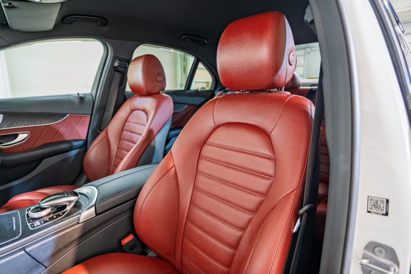 メルセデスベンツ Cクラス C220d ﾛｰﾚｳｽｴﾃﾞｼｮﾝ ﾚｻﾞｰｴｸｽｸﾙｰｼﾌﾞ&ﾚｰﾀﾞｰSP　後期 赤革 MBUXﾅﾋﾞTV ﾌﾞﾙﾒｽﾀｰS 360ｶﾒﾗ HUD ACC ｴｱｻｽﾍﾟﾝｼｮﾝ ﾏﾙﾁﾋﾞｰﾑLED AMGｽﾀｲﾘﾝｸﾞPKG AMG18ｲﾝﾁAW　2年保証