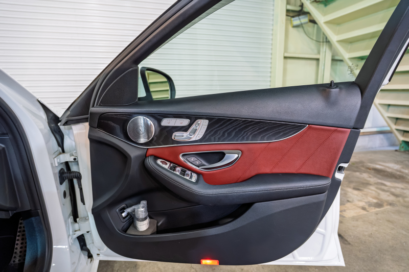 メルセデスベンツ Cクラス C220d ﾛｰﾚｳｽｴﾃﾞｼｮﾝ ﾚｻﾞｰｴｸｽｸﾙｰｼﾌﾞ&ﾚｰﾀﾞｰSP　後期 赤革 MBUXﾅﾋﾞTV ﾌﾞﾙﾒｽﾀｰS 360ｶﾒﾗ HUD ACC ｴｱｻｽﾍﾟﾝｼｮﾝ ﾏﾙﾁﾋﾞｰﾑLED AMGｽﾀｲﾘﾝｸﾞPKG AMG18ｲﾝﾁAW　2年保証