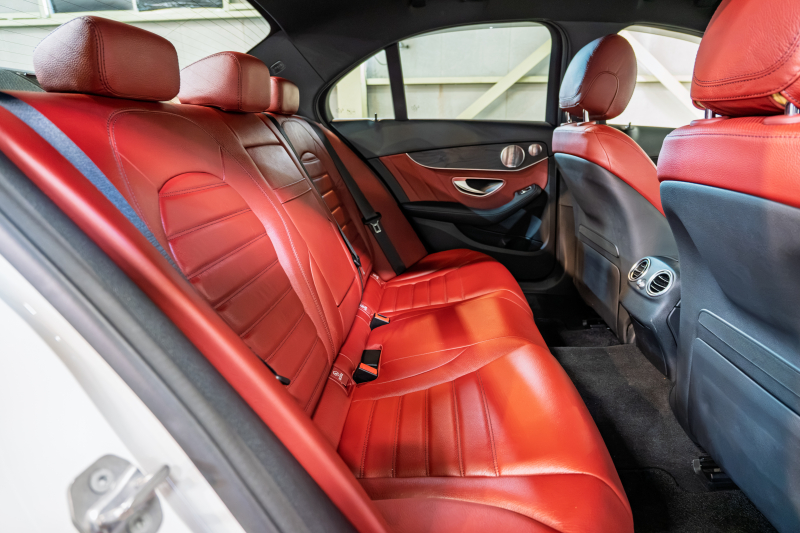 メルセデスベンツ Cクラス C220d ﾛｰﾚｳｽｴﾃﾞｼｮﾝ ﾚｻﾞｰｴｸｽｸﾙｰｼﾌﾞ&ﾚｰﾀﾞｰSP　後期 赤革 MBUXﾅﾋﾞTV ﾌﾞﾙﾒｽﾀｰS 360ｶﾒﾗ HUD ACC ｴｱｻｽﾍﾟﾝｼｮﾝ ﾏﾙﾁﾋﾞｰﾑLED AMGｽﾀｲﾘﾝｸﾞPKG AMG18ｲﾝﾁAW　2年保証