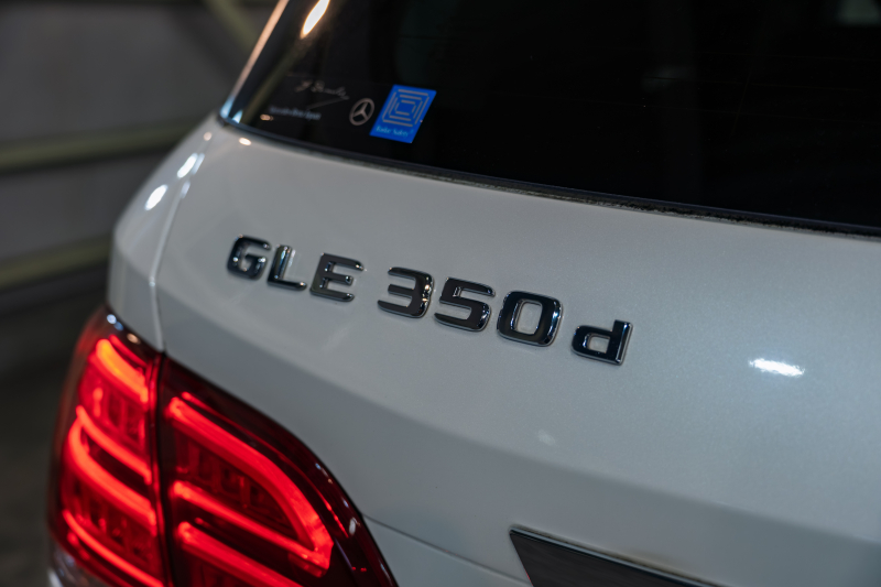メルセデスベンツ GLE GLE350d 4MATIC ｽﾎﾟｰﾂ ﾚｰﾀﾞｰｾｰﾌﾃｲPKG　 黒革 ｼｰﾄﾋｰﾀｰ ｻﾝﾙｰﾌ 純正ﾅﾋﾞ ﾌﾙｾｸﾞTV 360ｶﾒﾗ harman/Kardon LEDﾍｯﾄﾞﾗｲﾄ AMGｴｱﾛ&20ｲﾝﾁAW　2年保証