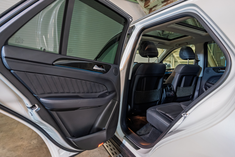 メルセデスベンツ GLE GLE350d 4MATIC ｽﾎﾟｰﾂ ﾚｰﾀﾞｰｾｰﾌﾃｲPKG　 黒革 ｼｰﾄﾋｰﾀｰ ｻﾝﾙｰﾌ 純正ﾅﾋﾞ ﾌﾙｾｸﾞTV 360ｶﾒﾗ harman/Kardon LEDﾍｯﾄﾞﾗｲﾄ AMGｴｱﾛ&20ｲﾝﾁAW　2年保証