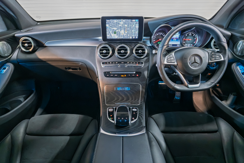 メルセデスベンツ GLC GLC220d 4MATIC ﾛｰﾚｳｽｴﾃﾞｨｼｮﾝ ﾅｲﾄPKG ﾚｰﾀﾞｰSP　特別仕様車 ACC 黒半革 ﾋｰﾀｰ ﾊﾟﾉﾗﾏSR ﾅﾋﾞTV ﾌﾞﾙﾒｽﾀｰS 360ｶﾒﾗ ﾍｯﾄﾞｱｯﾌﾟD AMGｴｱﾛ&19ｲﾝﾁAW　2年保証