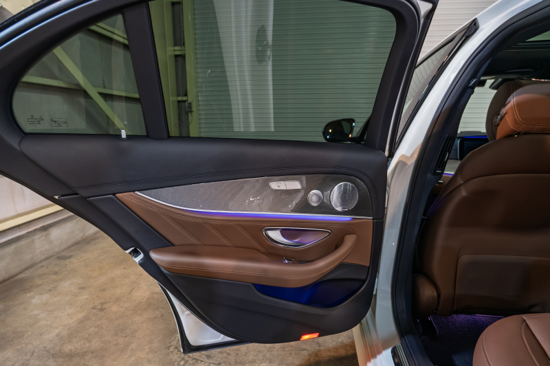 AMG Eクラス E43 4MATIC ﾚｰﾀﾞｰSP　ACC 茶革 ﾋｰﾀｰ ﾊﾟﾉﾗﾏSR 純正ﾅﾋﾞTV ﾌﾞﾙﾒｽﾀｰS 360ｶﾒﾗ Carplay ﾍｯﾄﾞｱｯﾌﾟD LEDﾍｯﾄﾞﾗｲﾄ AMGｴｸﾞｿﾞｰｽﾄ AMGｴｱﾛ&20ｲﾝﾁAW　2年保証