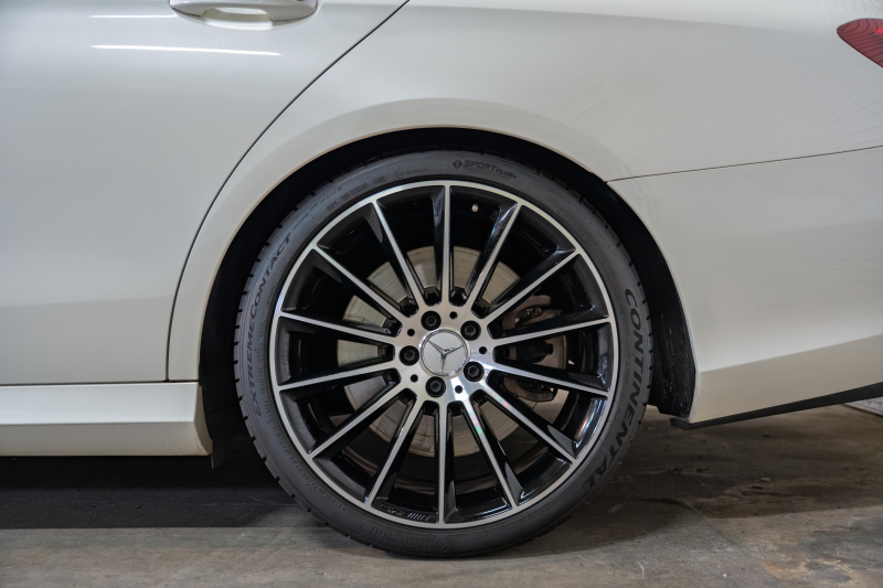 AMG Eクラス E43 4MATIC ﾚｰﾀﾞｰSP　ACC 茶革 ﾋｰﾀｰ ﾊﾟﾉﾗﾏSR 純正ﾅﾋﾞTV ﾌﾞﾙﾒｽﾀｰS 360ｶﾒﾗ Carplay ﾍｯﾄﾞｱｯﾌﾟD LEDﾍｯﾄﾞﾗｲﾄ AMGｴｸﾞｿﾞｰｽﾄ AMGｴｱﾛ&20ｲﾝﾁAW　2年保証