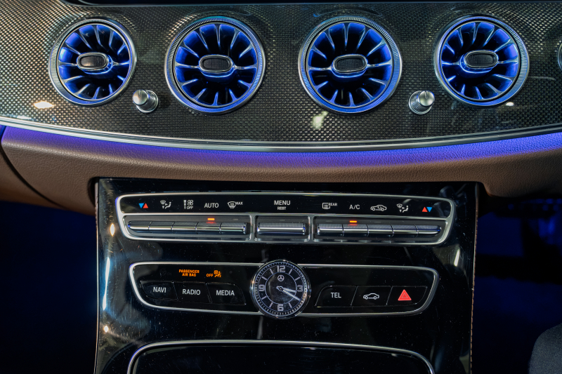 AMG Eクラス E43 4MATIC ﾚｰﾀﾞｰSP　ACC 茶革 ﾋｰﾀｰ ﾊﾟﾉﾗﾏSR 純正ﾅﾋﾞTV ﾌﾞﾙﾒｽﾀｰS 360ｶﾒﾗ Carplay ﾍｯﾄﾞｱｯﾌﾟD LEDﾍｯﾄﾞﾗｲﾄ AMGｴｸﾞｿﾞｰｽﾄ AMGｴｱﾛ&20ｲﾝﾁAW　2年保証