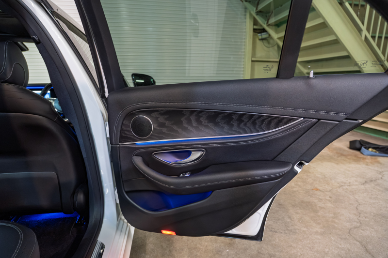 メルセデスベンツ Eクラス E200 AVG AMGﾗｲﾝ ﾚｰﾀﾞｰｾｰﾌﾃｨPKG　中期 ACC 黒革 ﾊﾟﾉﾗﾏSR ﾅﾋﾞTV 360ｶﾒﾗ Blouetoothｵｰﾃﾞｨｵ ﾏﾙﾁﾋﾞｰﾑLED AMGｴｱﾛ&19ｲﾝﾁAW　2年保証