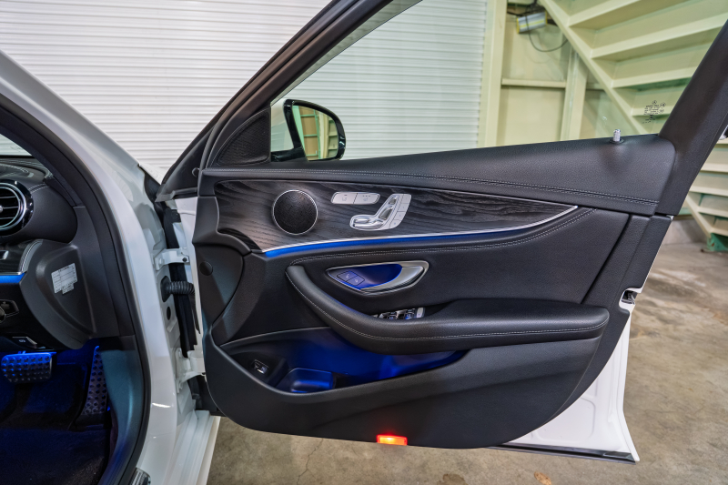 メルセデスベンツ Eクラス E200 AVG AMGﾗｲﾝ ﾚｰﾀﾞｰｾｰﾌﾃｨPKG　中期 ACC 黒革 ﾊﾟﾉﾗﾏSR ﾅﾋﾞTV 360ｶﾒﾗ Blouetoothｵｰﾃﾞｨｵ ﾏﾙﾁﾋﾞｰﾑLED AMGｴｱﾛ&19ｲﾝﾁAW　2年保証