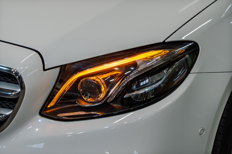 メルセデスベンツ Eクラス E200 AVG AMGﾗｲﾝ ﾚｰﾀﾞｰｾｰﾌﾃｨPKG　中期 ACC 黒革 ﾊﾟﾉﾗﾏSR ﾅﾋﾞTV 360ｶﾒﾗ Blouetoothｵｰﾃﾞｨｵ ﾏﾙﾁﾋﾞｰﾑLED AMGｴｱﾛ&19ｲﾝﾁAW　2年保証