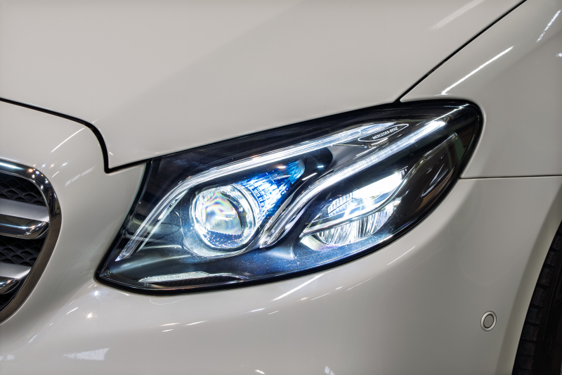 メルセデスベンツ Eクラス E200 AVG AMGﾗｲﾝ ﾚｰﾀﾞｰｾｰﾌﾃｨPKG　中期 ACC 黒革 ﾊﾟﾉﾗﾏSR ﾅﾋﾞTV 360ｶﾒﾗ Blouetoothｵｰﾃﾞｨｵ ﾏﾙﾁﾋﾞｰﾑLED AMGｴｱﾛ&19ｲﾝﾁAW　2年保証
