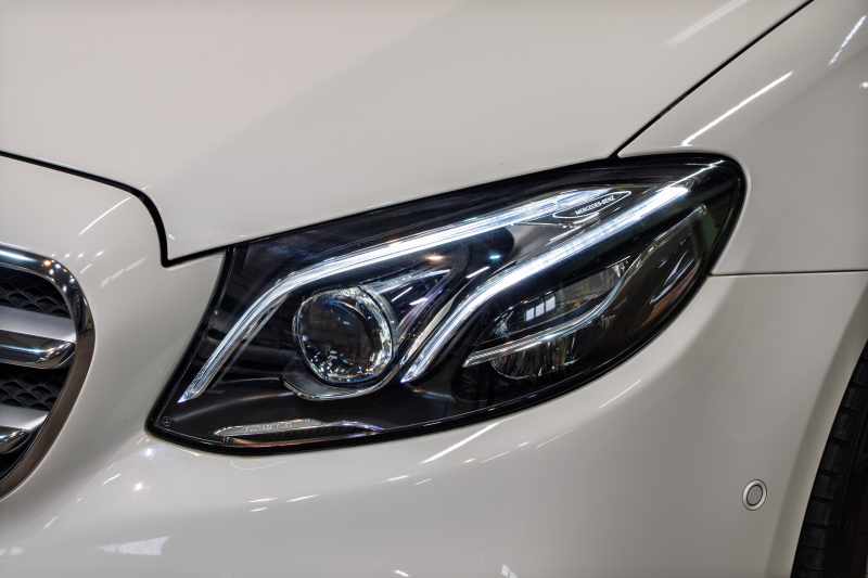 メルセデスベンツ Eクラス E200 AVG AMGﾗｲﾝ ﾚｰﾀﾞｰｾｰﾌﾃｨPKG　中期 ACC 黒革 ﾊﾟﾉﾗﾏSR ﾅﾋﾞTV 360ｶﾒﾗ Blouetoothｵｰﾃﾞｨｵ ﾏﾙﾁﾋﾞｰﾑLED AMGｴｱﾛ&19ｲﾝﾁAW　2年保証