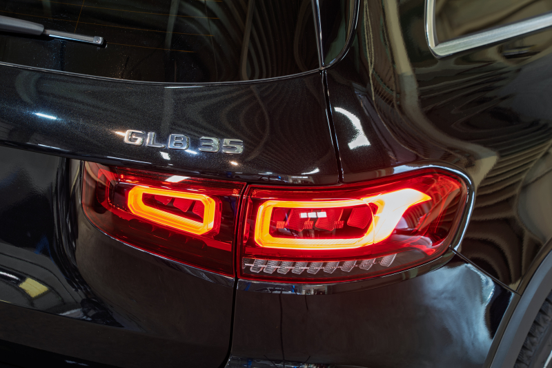 AMG GLB GLB35 4MATIC AMGｱﾄﾞﾊﾞﾝｽﾄﾞPKG ﾚｰﾀﾞｰSP　1ｵｰﾅｰ ACC 赤/黒革 ﾊﾟﾉﾗﾏSR MBUXﾅﾋﾞ 360ｶﾒﾗ HUD ｶｰﾎﾞﾝ調ｲﾝﾃﾘｱﾄﾘﾑ AMGﾄﾞﾗｲﾌﾞｺﾝﾄﾛｰﾙｽｲｯﾁ AMGｴｱﾛ＆19ｲﾝﾁAW　2年保証