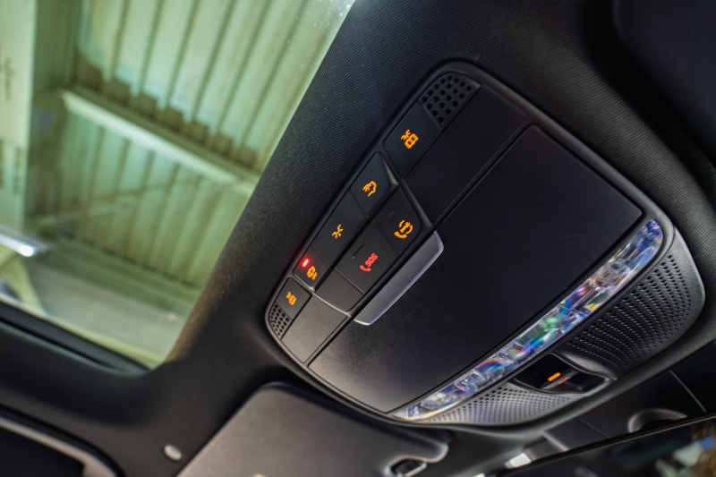 メルセデスベンツ Cクラス C200 AVG AMGﾗｲﾝ　後期ﾓﾃﾞﾙ 黒革 ﾊﾟﾉﾗﾏｻﾝﾙｰﾌ ﾅﾋﾞTV ﾊﾞｯｸｶﾒﾗ Carplay ｱﾀﾞﾌﾟﾃｨﾌﾞｸﾙｰｽﾞｺﾝﾄﾛｰﾙ ﾏﾙﾁﾋﾞｰﾑLED 自動ﾘｱｹﾞｰﾄ AMGｴｱﾛ&18ｲﾝﾁAW　2年保証
