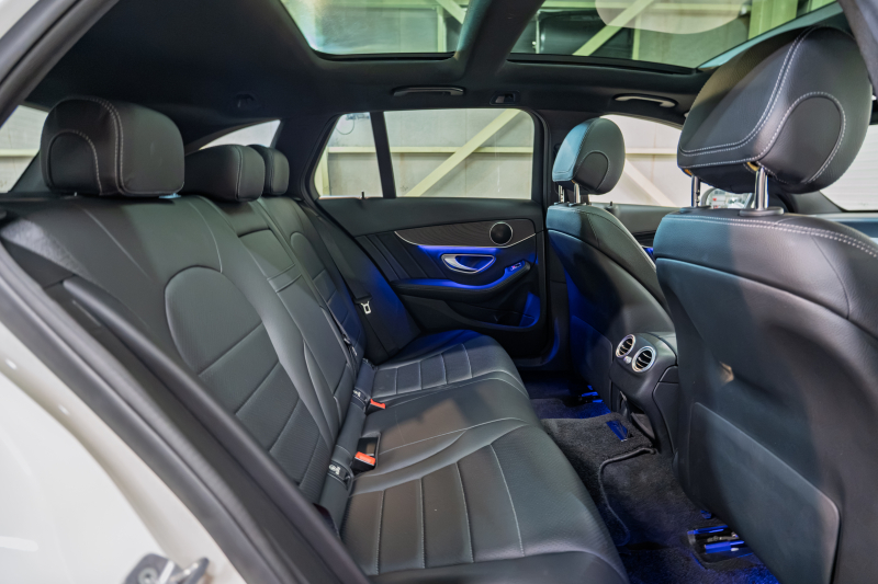 メルセデスベンツ Cクラス C200 AVG AMGﾗｲﾝ　後期ﾓﾃﾞﾙ 黒革 ﾊﾟﾉﾗﾏｻﾝﾙｰﾌ ﾅﾋﾞTV ﾊﾞｯｸｶﾒﾗ Carplay ｱﾀﾞﾌﾟﾃｨﾌﾞｸﾙｰｽﾞｺﾝﾄﾛｰﾙ ﾏﾙﾁﾋﾞｰﾑLED 自動ﾘｱｹﾞｰﾄ AMGｴｱﾛ&18ｲﾝﾁAW　2年保証