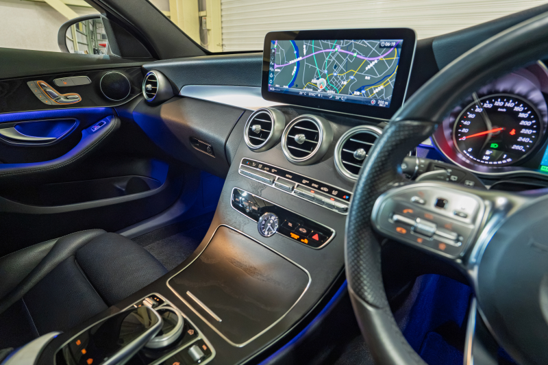 メルセデスベンツ Cクラス C200 AVG AMGﾗｲﾝ　後期ﾓﾃﾞﾙ 黒革 ﾊﾟﾉﾗﾏｻﾝﾙｰﾌ ﾅﾋﾞTV ﾊﾞｯｸｶﾒﾗ Carplay ｱﾀﾞﾌﾟﾃｨﾌﾞｸﾙｰｽﾞｺﾝﾄﾛｰﾙ ﾏﾙﾁﾋﾞｰﾑLED 自動ﾘｱｹﾞｰﾄ AMGｴｱﾛ&18ｲﾝﾁAW　2年保証