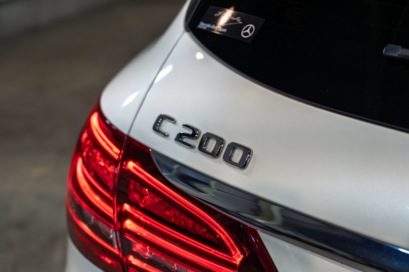 メルセデスベンツ Cクラス C200 AVG AMGﾗｲﾝ　後期ﾓﾃﾞﾙ 黒革 ﾊﾟﾉﾗﾏｻﾝﾙｰﾌ ﾅﾋﾞTV ﾊﾞｯｸｶﾒﾗ Carplay ｱﾀﾞﾌﾟﾃｨﾌﾞｸﾙｰｽﾞｺﾝﾄﾛｰﾙ ﾏﾙﾁﾋﾞｰﾑLED 自動ﾘｱｹﾞｰﾄ AMGｴｱﾛ&18ｲﾝﾁAW　2年保証