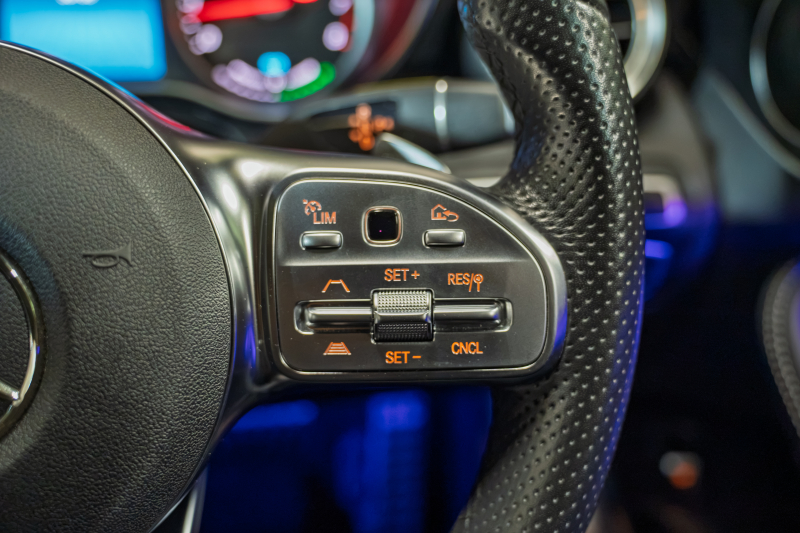 メルセデスベンツ Cクラス C200 AVG AMGﾗｲﾝ　後期ﾓﾃﾞﾙ 黒革 ﾊﾟﾉﾗﾏｻﾝﾙｰﾌ ﾅﾋﾞTV ﾊﾞｯｸｶﾒﾗ Carplay ｱﾀﾞﾌﾟﾃｨﾌﾞｸﾙｰｽﾞｺﾝﾄﾛｰﾙ ﾏﾙﾁﾋﾞｰﾑLED 自動ﾘｱｹﾞｰﾄ AMGｴｱﾛ&18ｲﾝﾁAW　2年保証