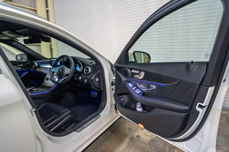 メルセデスベンツ Cクラス C200 AVG AMGﾗｲﾝ　後期ﾓﾃﾞﾙ 黒革 ﾊﾟﾉﾗﾏｻﾝﾙｰﾌ ﾅﾋﾞTV ﾊﾞｯｸｶﾒﾗ Carplay ｱﾀﾞﾌﾟﾃｨﾌﾞｸﾙｰｽﾞｺﾝﾄﾛｰﾙ ﾏﾙﾁﾋﾞｰﾑLED 自動ﾘｱｹﾞｰﾄ AMGｴｱﾛ&18ｲﾝﾁAW　2年保証