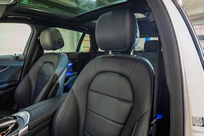 メルセデスベンツ Cクラス C200 AVG AMGﾗｲﾝ　後期ﾓﾃﾞﾙ 黒革 ﾊﾟﾉﾗﾏｻﾝﾙｰﾌ ﾅﾋﾞTV ﾊﾞｯｸｶﾒﾗ Carplay ｱﾀﾞﾌﾟﾃｨﾌﾞｸﾙｰｽﾞｺﾝﾄﾛｰﾙ ﾏﾙﾁﾋﾞｰﾑLED 自動ﾘｱｹﾞｰﾄ AMGｴｱﾛ&18ｲﾝﾁAW　2年保証