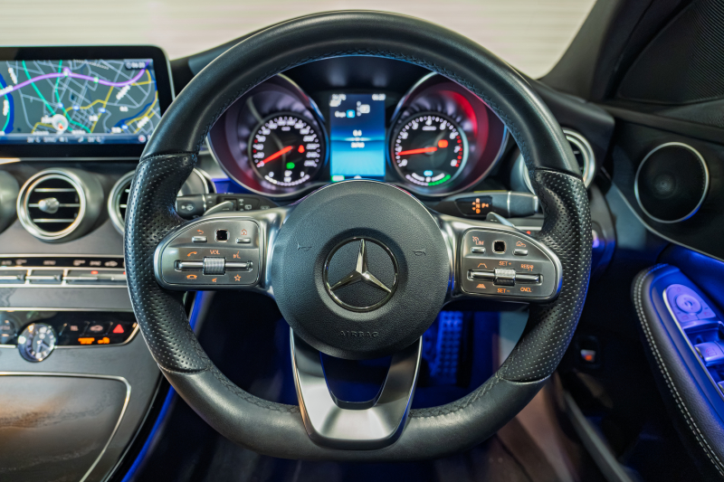 メルセデスベンツ Cクラス C200 AVG AMGﾗｲﾝ　後期ﾓﾃﾞﾙ 黒革 ﾊﾟﾉﾗﾏｻﾝﾙｰﾌ ﾅﾋﾞTV ﾊﾞｯｸｶﾒﾗ Carplay ｱﾀﾞﾌﾟﾃｨﾌﾞｸﾙｰｽﾞｺﾝﾄﾛｰﾙ ﾏﾙﾁﾋﾞｰﾑLED 自動ﾘｱｹﾞｰﾄ AMGｴｱﾛ&18ｲﾝﾁAW　2年保証