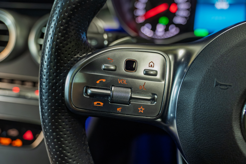 メルセデスベンツ Cクラス C200 AVG AMGﾗｲﾝ　後期ﾓﾃﾞﾙ 黒革 ﾊﾟﾉﾗﾏｻﾝﾙｰﾌ ﾅﾋﾞTV ﾊﾞｯｸｶﾒﾗ Carplay ｱﾀﾞﾌﾟﾃｨﾌﾞｸﾙｰｽﾞｺﾝﾄﾛｰﾙ ﾏﾙﾁﾋﾞｰﾑLED 自動ﾘｱｹﾞｰﾄ AMGｴｱﾛ&18ｲﾝﾁAW　2年保証