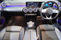 メルセデスベンツ Aクラス A200d AMGﾗｲﾝ AMGﾚｻﾞｰｴｸｽｸﾙｰｼﾌﾞ&ｱﾄﾞﾊﾞﾝｽﾄﾞ&ﾚｰﾀﾞｰｾｰﾌﾃｨPKG　MEｺﾈ 黒灰革 ﾊﾟﾉﾗﾏSR MBUXﾅﾋﾞTV 360ｶﾒﾗ ﾍｯﾄﾞｱｯﾌﾟD ADVｽﾋﾟｰｶｰ ﾊﾝｽﾞﾌﾘｰ ﾏﾙﾁﾋﾞｰﾑLEDﾗｲﾄ AMG18AW　2年保証