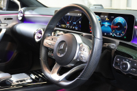 メルセデスベンツ Aクラス A200d AMGﾗｲﾝ AMGﾚｻﾞｰｴｸｽｸﾙｰｼﾌﾞ&ｱﾄﾞﾊﾞﾝｽﾄﾞ&ﾚｰﾀﾞｰｾｰﾌﾃｨPKG　MEｺﾈ 黒灰革 ﾊﾟﾉﾗﾏSR MBUXﾅﾋﾞTV 360ｶﾒﾗ ﾍｯﾄﾞｱｯﾌﾟD ADVｽﾋﾟｰｶｰ ﾊﾝｽﾞﾌﾘｰ ﾏﾙﾁﾋﾞｰﾑLEDﾗｲﾄ AMG18AW　2年保証