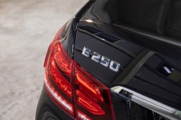 メルセデスベンツ Eクラス E250ｸｰﾍﾟ AMGｽﾎﾟｰﾂ&ﾚｰﾀﾞｰｾｰﾌﾃｨPKG　後期 1ｵｰﾅｰ 赤本革 ｼｰﾄﾋｰﾀｰ ﾏﾙﾁｺﾝﾄﾛｰﾙｼｰﾄﾊﾞｯｸ 純正ﾅﾋﾞ ﾌﾙｾｸﾞTV 360ｶﾒﾗ LEDﾍｯﾄﾞ  電動ﾘｱｻﾝｼｪｰﾄﾞ AMGｴｱﾛ&18AW 7AT　2年保証