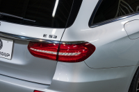 AMG Eクラス E53 ﾜｺﾞﾝ 4MATIC+ ｴｸｽｸﾙｰｼﾌﾞ&ﾚｰﾀﾞｰｾｰﾌﾃｨPKG　ISG搭載 中期 黒革 ﾏｯｻｰｼﾞ機能 ﾋｰﾀｰ&ｸｰﾗｰ ﾊﾟﾉﾗﾏSR 純正ﾅﾋﾞ ﾌﾙｾｸﾞTV 360ｶﾒﾗ ﾌﾞﾙﾒｽﾀｰ HUD ｴｱｻｽ ﾏﾙﾁﾋﾞｰﾑLED 53専用ｴｱﾛ&20ｲﾝﾁAW 　2年保証