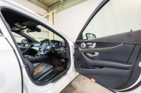 メルセデスベンツ Eクラス E200 ｽﾃｰｼｮﾝﾜｺﾞﾝ AVG AMGﾗｲﾝ ｴｸｽｸﾙｰｼﾌﾞ&ﾚｰﾀﾞｰｾｰﾌﾃｨPKG　中期ﾓﾃﾞﾙ BSG搭載 黒革 ｼｰﾄﾋｰﾀｰ 純正ﾅﾋﾞTV CarPlay ﾍｯﾄﾞｱｯﾌﾟD 360ｶﾒﾗ ﾌﾞﾙﾒｽﾀｰ ｴｱﾊﾞﾗﾝｽP ﾏﾙﾁﾋﾞｰﾑLED AMGｴｱﾛ&19AW　2年保証