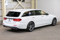 メルセデスベンツ Eクラス E200 ｽﾃｰｼｮﾝﾜｺﾞﾝ AVG AMGﾗｲﾝ ｴｸｽｸﾙｰｼﾌﾞ&ﾚｰﾀﾞｰｾｰﾌﾃｨPKG　中期ﾓﾃﾞﾙ BSG搭載 黒革 ｼｰﾄﾋｰﾀｰ 純正ﾅﾋﾞTV CarPlay ﾍｯﾄﾞｱｯﾌﾟD 360ｶﾒﾗ ﾌﾞﾙﾒｽﾀｰ ｴｱﾊﾞﾗﾝｽP ﾏﾙﾁﾋﾞｰﾑLED AMGｴｱﾛ&19AW　2年保証