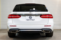 メルセデスベンツ Eクラス E200 ｽﾃｰｼｮﾝﾜｺﾞﾝ AVG AMGﾗｲﾝ ｴｸｽｸﾙｰｼﾌﾞ&ﾚｰﾀﾞｰｾｰﾌﾃｨPKG　中期ﾓﾃﾞﾙ BSG搭載 黒革 ｼｰﾄﾋｰﾀｰ 純正ﾅﾋﾞTV CarPlay ﾍｯﾄﾞｱｯﾌﾟD 360ｶﾒﾗ ﾌﾞﾙﾒｽﾀｰ ｴｱﾊﾞﾗﾝｽP ﾏﾙﾁﾋﾞｰﾑLED AMGｴｱﾛ&19AW　2年保証