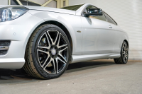 メルセデスベンツ Cクラス C250ｸｰﾍﾟ ｼｭﾎﾟﾙﾄ ﾚｰﾀﾞｰｾｰﾌﾃｨ＆ﾕｰﾃｨﾘﾃｨPKG　1ｵﾅ Pｽﾀ 黒革 ﾅﾋﾞTV Bｶﾒﾗ ﾊﾟｰｸﾄﾛﾆｯｸ ｷｾﾉﾝ LEDﾄﾞﾗｲﾋﾞﾝｸﾞﾗｲﾄ 専用ｻｽ AMGｴｱﾛ＆18AW ﾄﾞﾘﾙﾄﾞﾛｰﾀｰ ﾛｺﾞ入ｷｬﾘﾊﾟｰ　2年保証