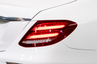 メルセデスベンツ Eクラス E220d AVG ｽﾎﾟｰﾂ ﾚｻﾞｰEXC ﾚｰﾀﾞｰSP　黒革 ｼｰﾄﾋｰﾀｰ ﾊﾟﾉﾗﾏSR 純正ﾅﾋﾞ ﾌﾙｾｸﾞTV 360ｶﾒﾗ CarPlay ﾌﾞﾙﾒｽﾀｰ ｴｱﾊﾞﾗﾝｽP ﾏﾙﾁﾋﾞｰﾑLED ﾏﾙﾁｶﾗｰｱﾝﾋﾞｴﾝﾄﾗｲﾄ AMGｴｱﾛ&19AW　2年保証