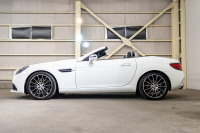 メルセデスベンツ SLCクラス SLC200 ｽﾎﾟｰﾂ ﾚｰﾀﾞｰｾｰﾌﾃｨPKG　黒革 ｼｰﾄﾋｰﾀｰ ｴｱｽｶｰﾌ ﾊﾟﾉﾗﾐｯｸﾊﾞﾘｵﾙｰﾌ 純正ﾅﾋﾞ ﾌﾙｾｸﾞ ｶｰﾌﾟﾚｲ Bｶﾒﾗ harman/kardon AMGｽﾎﾟｰﾂｽﾃｱﾘﾝｸﾞ LEDﾗｲﾄ ｱﾝﾋﾞｴﾝﾄﾗｲﾄ Pｽﾀ AMGｴｱﾛ&18ｲﾝﾁAW　2年保証