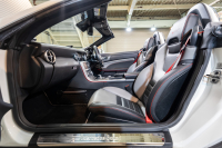 メルセデスベンツ SLCクラス SLC180 ﾚｯﾄﾞｱｰﾄｴﾃﾞｨｼｮﾝ ﾚｰﾀﾞｰP　特別仕様 黒銀革 ｼｰﾄﾋｰﾀｰ ｴｱｽｶｰﾌ 純正ﾅﾋﾞ ﾌﾙｾｸﾞTV CarPlay Bｶﾒﾗ ﾚｯﾄﾞﾌﾞﾚｰｷｷｬﾘﾊﾟｰ LEDﾍｯﾄﾞ AMGｴｱﾛ&18AW　2年保証