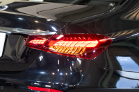 メルセデスベンツ Eクラス E200 ｽﾎﾟｰﾂ AMGｲﾝﾃﾘｱPKG ｴｸｽｸﾙｰｼﾌﾞ&ﾚｰﾀﾞｰSP　後期 BSG搭載 黒革 ﾊﾟﾉﾗﾏSR ﾅﾋﾞTV 360°ｶﾒﾗ ﾌﾞﾙﾒｽﾀｰ ﾍｯﾄﾞｱｯﾌﾟD ﾜｲﾔﾚｽﾁｬｰｼﾞ 自動ﾄﾗﾝｸ LEDﾍｯﾄﾞﾗｲﾄ　2年保証